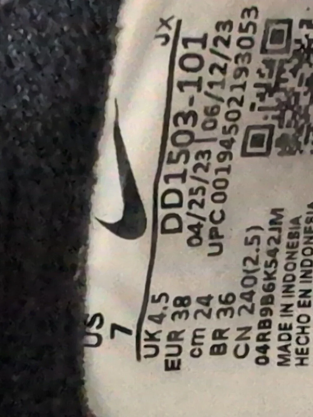Nike Dunk Low black white sneakers size 7 sporty